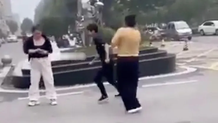Adolescente golpea a su madre tras discusión por un videojuego
