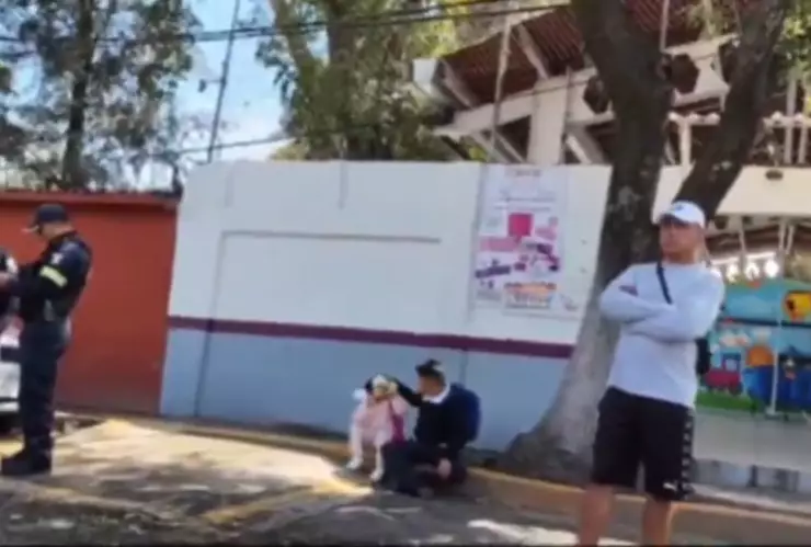 Evacuan-jardín-de-niños-y-primaria-en-Naucalpan-por-extraño-olor