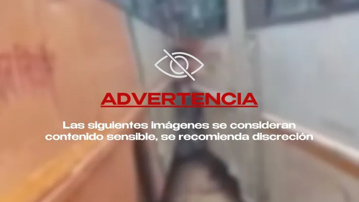 ¡IMÁGENES SENSIBLES! Mujer queda PR3NS4DA entre dos unidades de transporte público