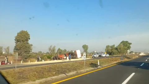 _Volcadura carretera Irapuato-Querétaro, 4 de mayo 2025.png