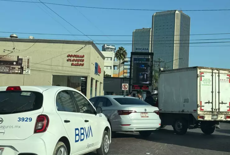 Choque en bulevar Agua Caliente en Tijuana genera tránsito pesado
