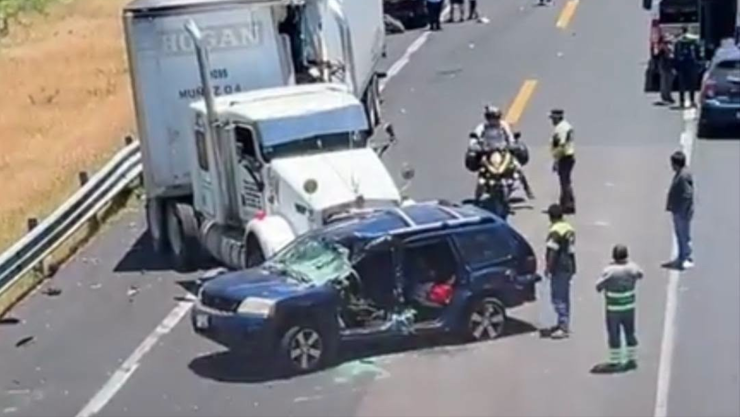 Un tráiler y varios autos protagonizan una carambola ; hay personas heridas.png