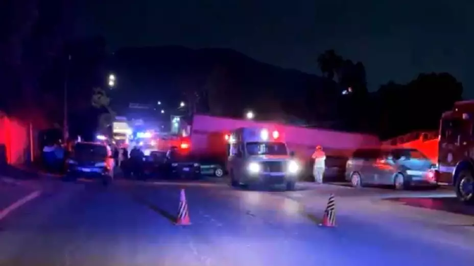 Tráiler sin frenos chocó con 6 autos en Residencial del Bosque