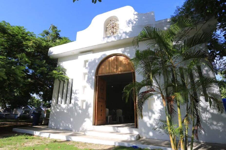 PANTEONES EN QUINTANA ROO.jpg