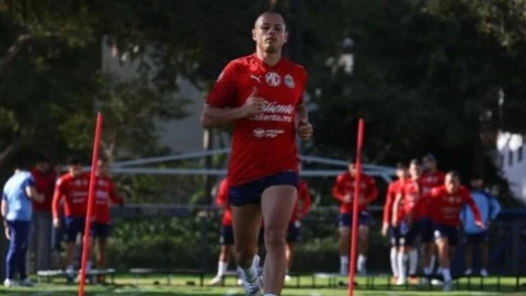 ¿Confiado? Chicharito lanza mensaje previo al Clásico Nacional ante América en Concachampions