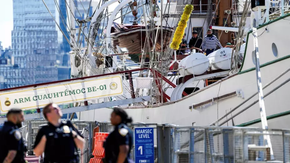 buque-cuauhtemoc-accidente-choque-puente-brooklyn