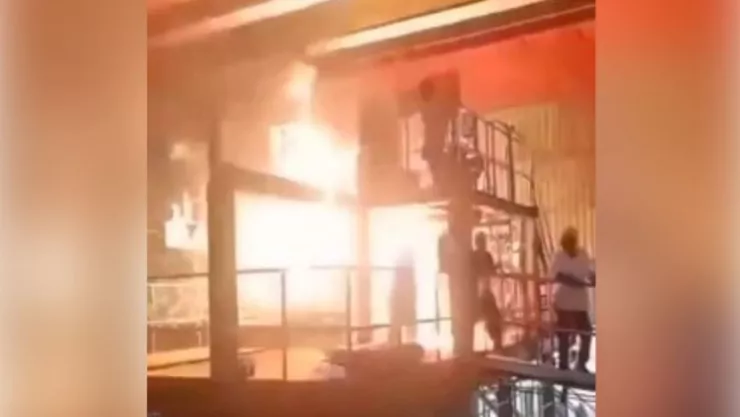 Trabajadores mueren calcinados tras caída de hierro fundido en empresa de Pakistán