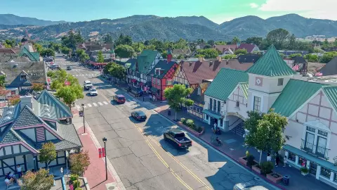 la hermosa ciudad de Solvang en California