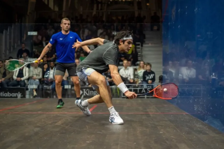 Leonel Cárdenas alcanza posición histórica en el ranking mundial de squash.jpg