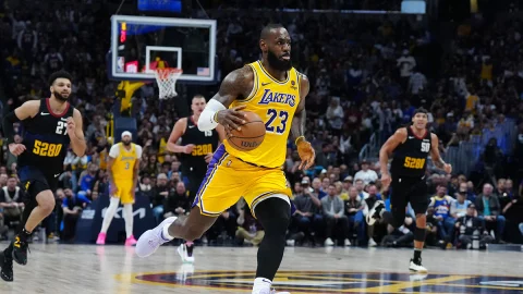 LeBron James ante Denver