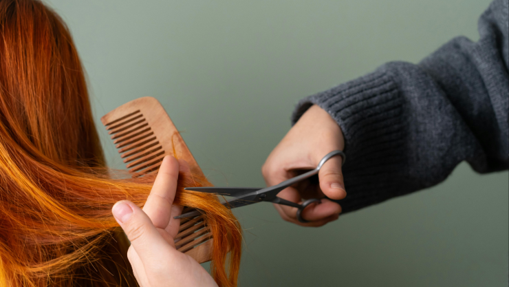 Esto significa que una persona se pinte el pelo rojo