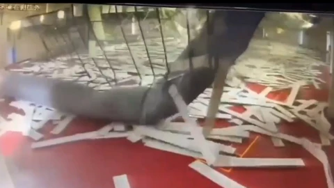 Terremoto en Taiwán, edificio colapsado.jpg