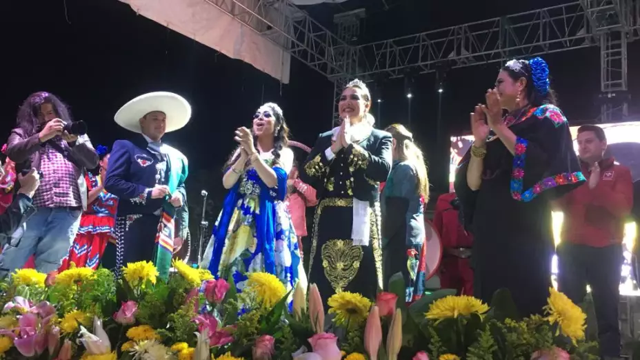 Aída Cuevas es coronada Reina de los Mariachis en la CDMX