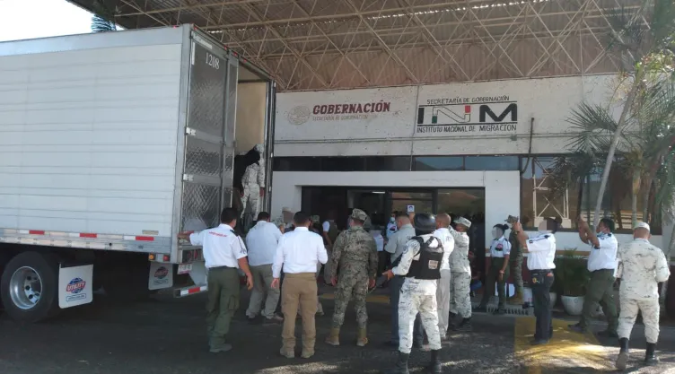 migrantes tractocamion