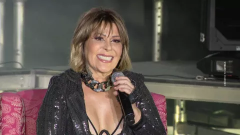 Alejandra Guzmán está “afectada” tras su caída en el escenario.