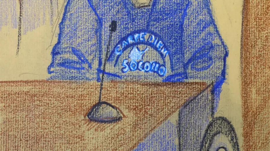Sudadera de “El Mayo” Zambada con la leyenda “Socorro”.