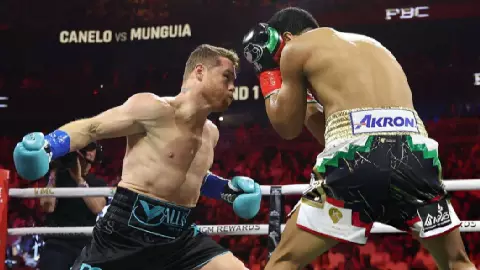 ¡Campeón indiscutible! Canelo Álvarez gana a Munguía.jpg