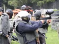 El día se llenó de adrenalina y entusiasmo mientras los académicos se preparaban para una batalla de bolas de pintura. Los profesores también se unieron a la diversión, demostrando que, a veces, un poco de locura es necesario para mantener la moral alta.