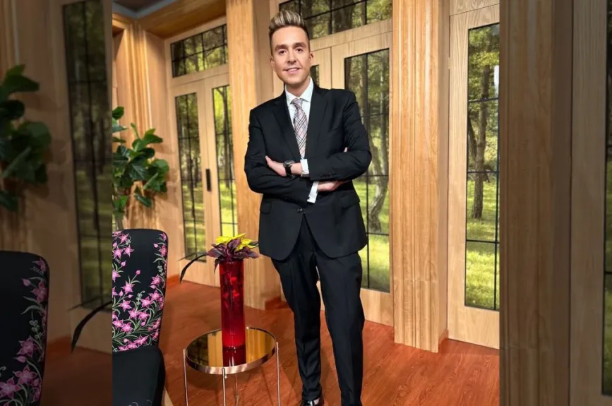 Daniel pose.jpg