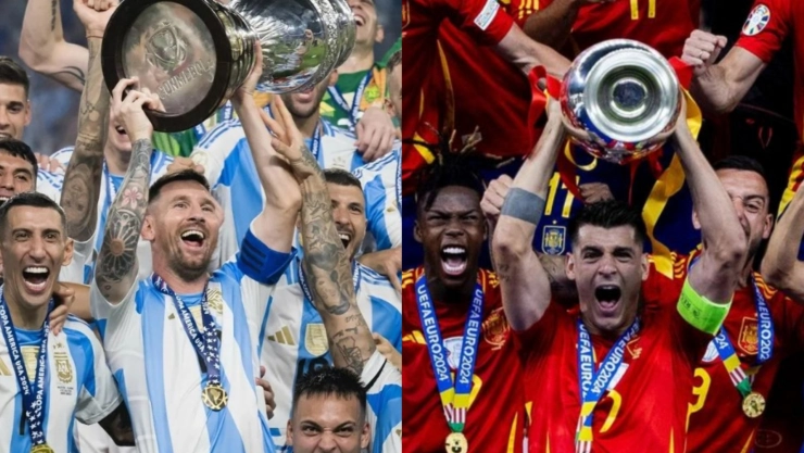 Jugadores de Argentina celebran la obtención de la Copa América y los de España la de la Euro