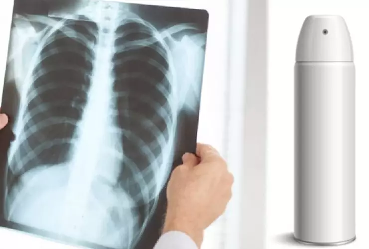 Hombre se mete desodorante por el recto.jpg