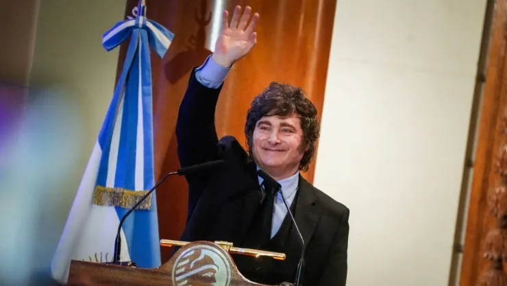Milei viaja a Brasil para respaldar campaña presidencial de Bolsonaro