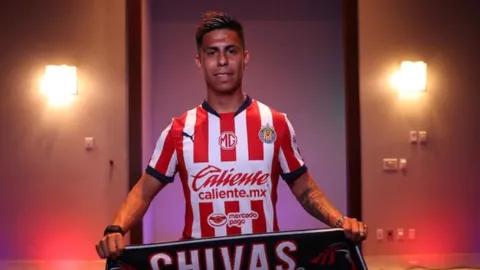 Efraín Álvarez se burló del América en redes