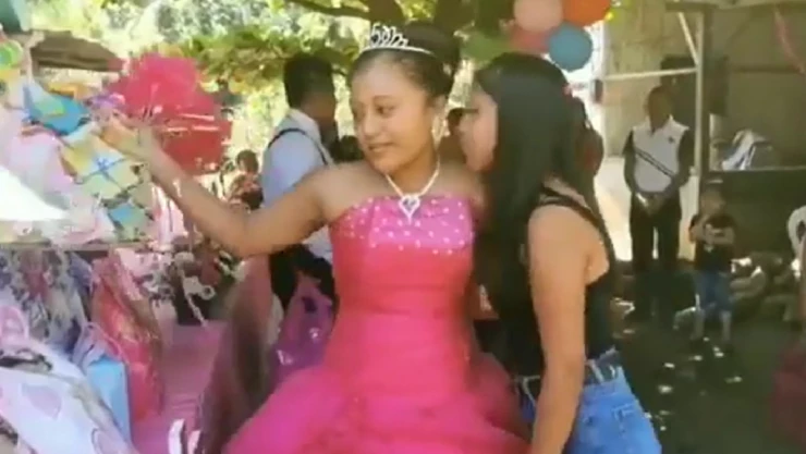 Quinceañera enojada