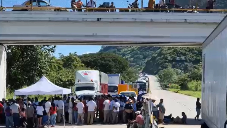 Enfrentamientos-criminales-en-Chilpancingo-provocan-bloqueos-en-Auopista-del-Sol