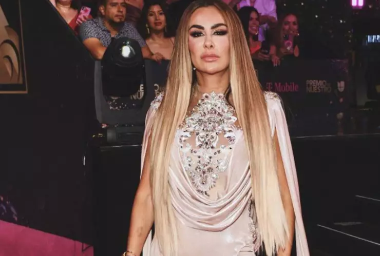 FOTOS: Ninel Conde incendia las redes sociales con su minifalda