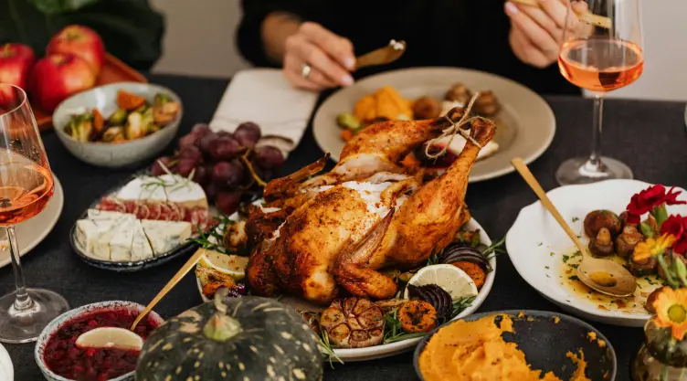 thanksgiving-2024-qué-significa-cada-elemento-cena-día-de-acción-de-gracias