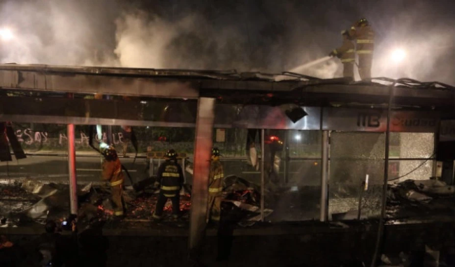 Se dictó auto de formal prisión contra Luis Fernando Sotelo Zambrano, quien causó daños a la estación Ciudad Universitaria del Metrobús