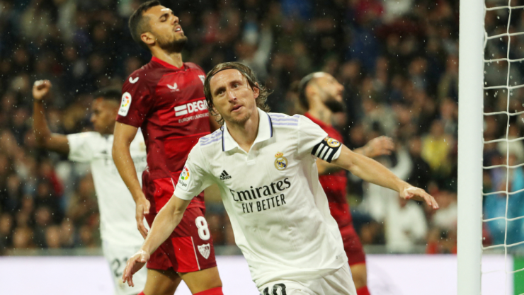 Luka Modric anota al Sevilla
