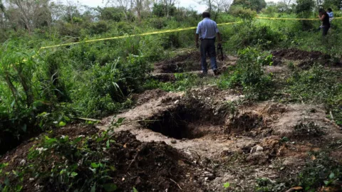 fosas clandestinas reuters.jpg
