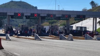 Se reporta paso libre en casetas de la Autopista del Sol.