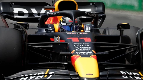 Sergio P&eacute;rez en el auto de Red Bull en el GP de M&oacute;naco
