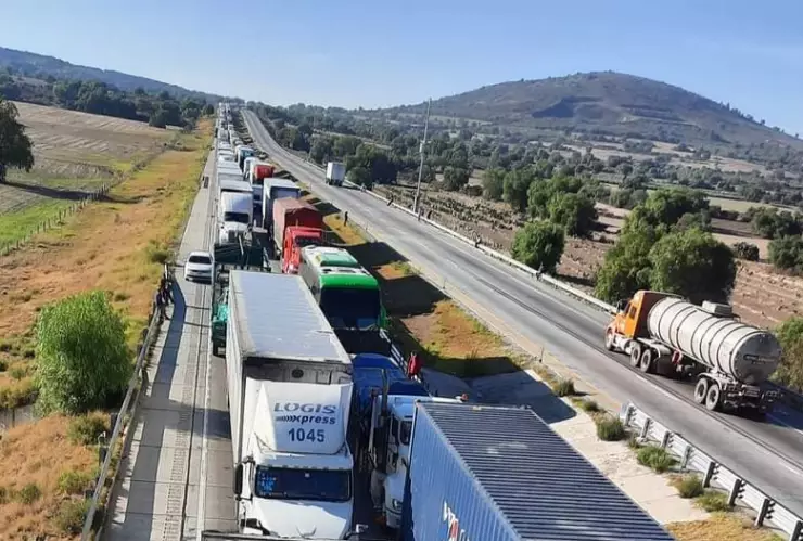 cierre-autopista-arco-norte-manifestantes-mantienen-bloqueo-zonas-afectadas-texmalucan-calpulalpan