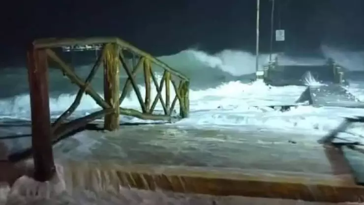 FOTOS_ Así luce Puerto Progreso inundado tras paso del huracán Milton.jpg