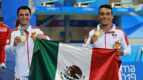 Yahel Castillo y Juan Celaya 