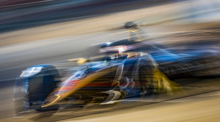 La doble fecha del E-Prix de Berlín se llevó a cabo con éxito. Dos electrizantes carreras llenas de rebases y emociones han apretado aún más la parte alta de la tabla, cuando estamos prácticamente a la mitad del Campeonato Mundial.