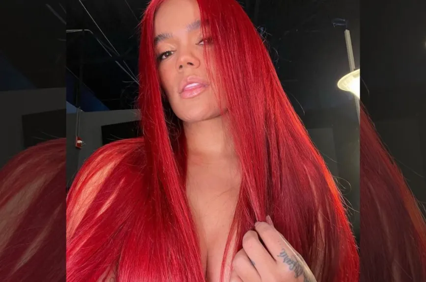 Karol G cabello largo.jpg