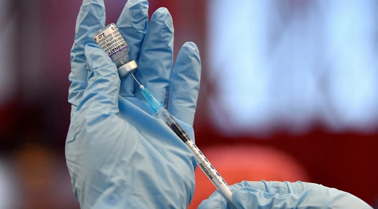 Vacuna Pfizer contra Covid-19 presenta problemas