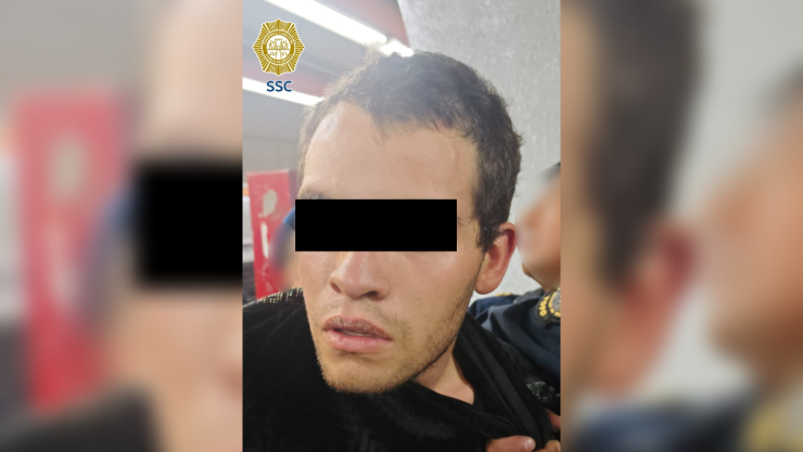 Sujeto detenido por atacar a usuarios en el Metro Tacubaya.