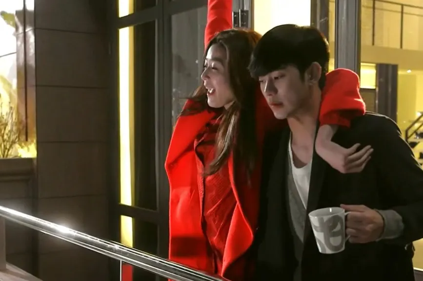 Por su parte Min-joon también se abre con Song Yi a quien le hace recordar a él su soledad.