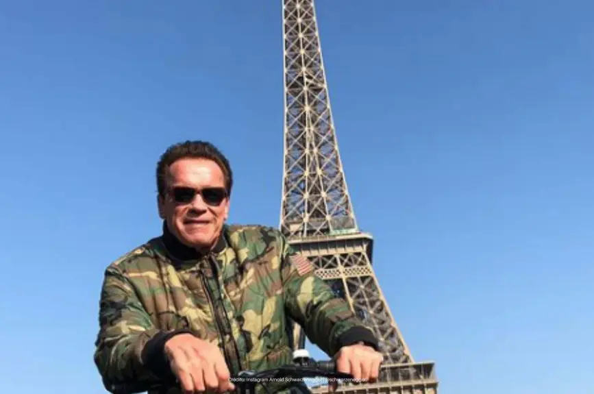 Arnold-Schwarzenegger-detective-en-el-kinder