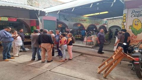 Delincuentes desatan balacera durante asalto en mercado Hidalgo en Chiautempan