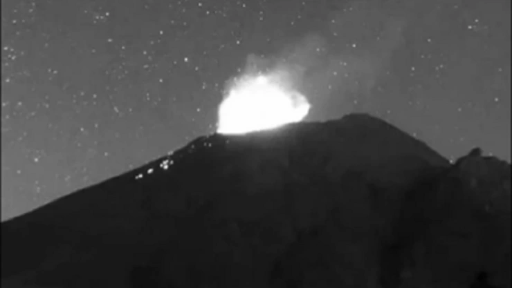 Volcán Popocatépetl registra impresionante explosión