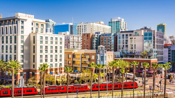 ¿Cuál es la ciudad de California con mayor disparidad social?