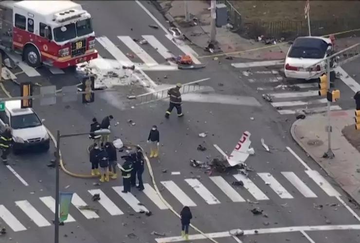 Lugar del accidente donde una avioneta se desplomó en Filadelfia.