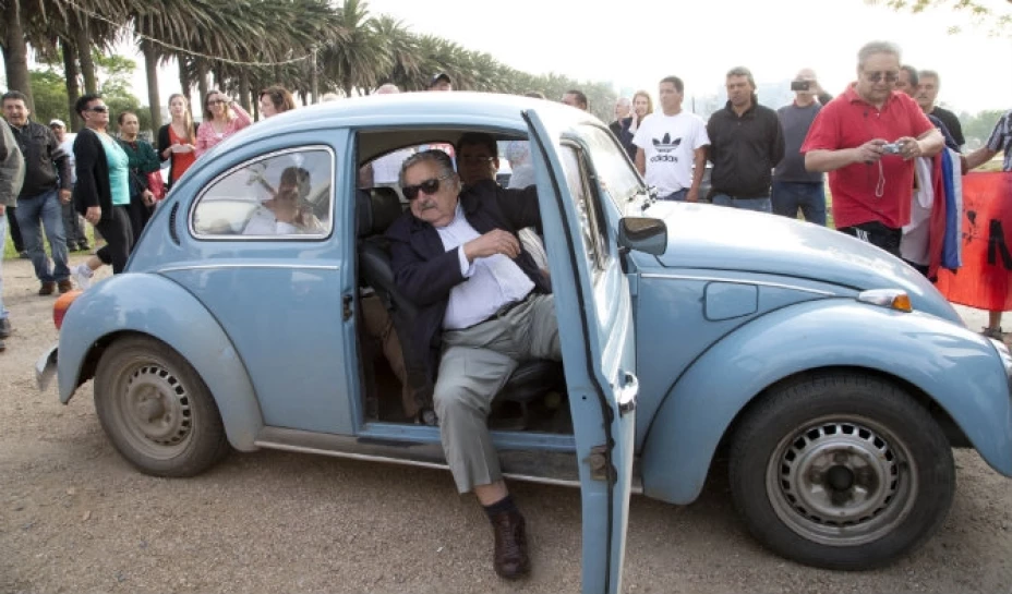 El embajador de México en Uruguay le sugirió días atrás a Mujica llevar su escarabajo para que fuera subastado en territorio mexicano
